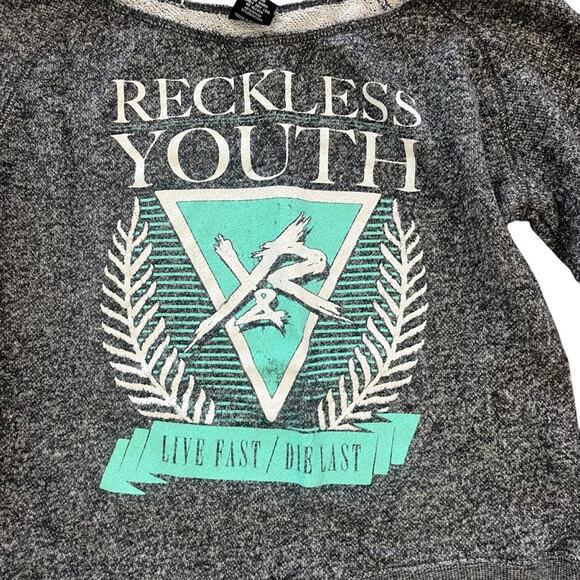 Young & Reckless Sweatshirt Women Size Medium Wide Neck Off Shoulder Gray Rugged - Picture 2 of 7